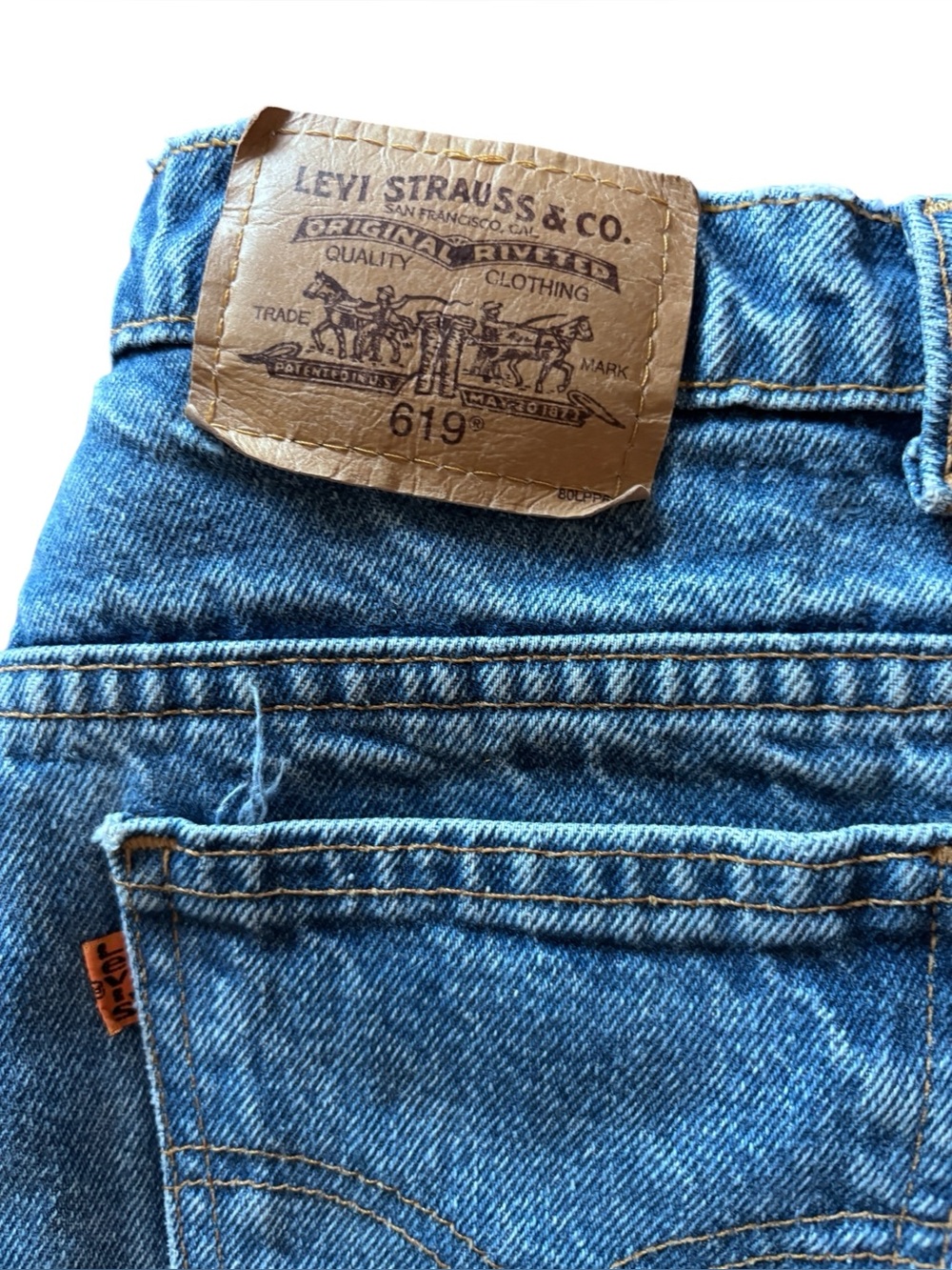 Vintage Levi’s 619 Made in Canada Straight Leg Jeans Women’s Light Wash Denim